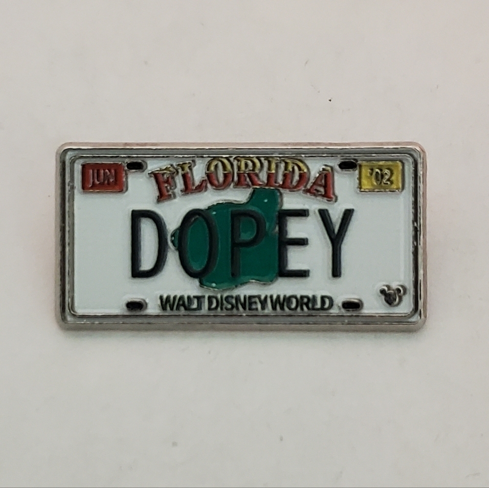 Disney Pin Trading Dopey Dwarf Florida License Plate Snow White Hidden Mickey
